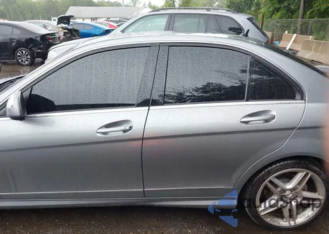 2008 Mercedes-Benz C 300 из США, поврежденный, VIN WDDGF54X48F189512